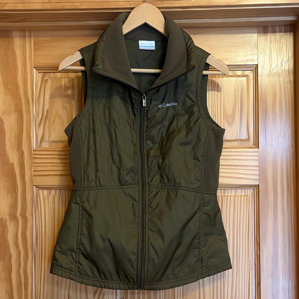 Columbia Women's Forest Green Quilted Vest